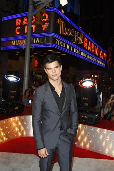 9: Taylor Lautner