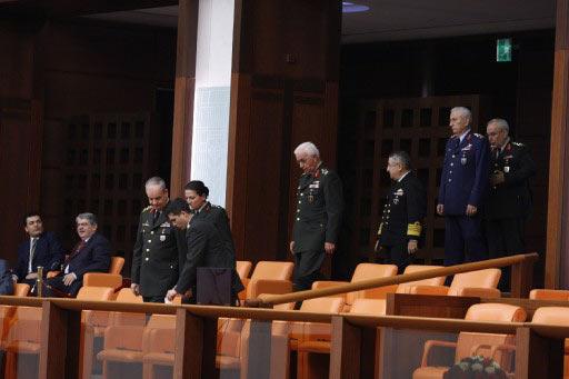 Resmi bir ziyaret için Türkiye'de bulunan ABD Başkanı Obama, TBMM Genel Kurulunda milletvekillerine hitap etti. Obama TBMM'de konuşan 29. devlet başkanı oldu.