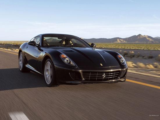 Ferrari 599 GTB'yi uçuşa hazırlıyor