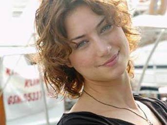Sanem Çelik- Kara Melek- Yasemin Saylan karakteri