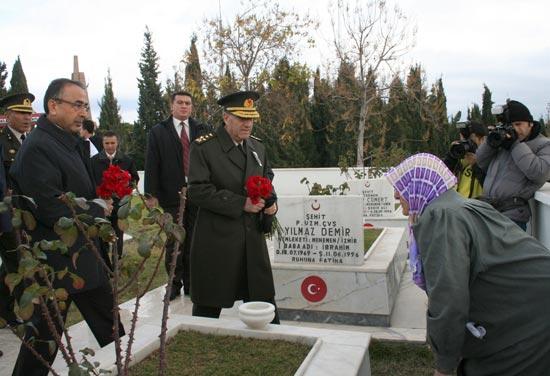 Asteğmen Mustafa Fehmi Kubilay ile bekçiler Şevki ve Hasan, şehit edilişlerinin 78. yıl dönümünde İzmir'in Menemen ilçesinde anıldı.