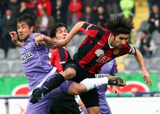 Süper Lig'de 19. hafta mücadelesinde karşı karşıya gelen Hacettepe ve Eskişehirspor arasında tam bir gol düellosu yaşandı, fileler dört kez havalandı, maç berabere bitti.