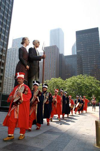 Chicago Türk Dünyası Festivali etkinlikleri çerçevesinde ABD'ye gelen Eyüp Belediyesi Mehter Takımı Amerikalılara mehteri ve Türk kültürünü tanıtıyor.
