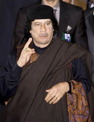 Kaddafi'nin çadırında çay keyfi