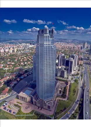 İş Kuleleri - 181 metre: Türkiye İş Bankasının İstanbul Levent'te, 2000 yılında açtığı ve 52 kattan oluşan 'İş Kuleleri', 181 metre yüksekliğinde. Kule 1'de bulunan 36 metre yüksekliğindeki bayrak direğiyle toplam yüksekliği 194 metreye çıkıyor.