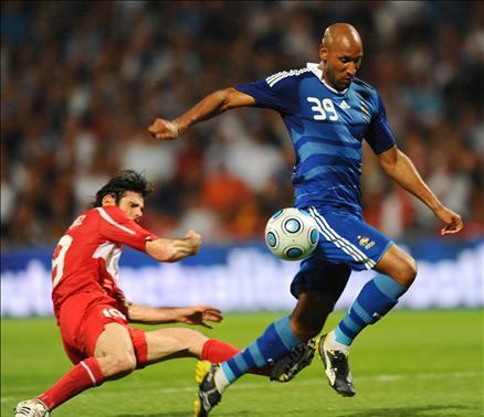 Türkiye hazırlık maçında Fransa ile karşılaştı. 10 kişi tamamladığımız maçta İbrahim Üzülmez'in kendisini sollayan Anelka'yı indirmesi sonucu kazanılan penaltıdan Benzema'nın golü skoru belirledi..