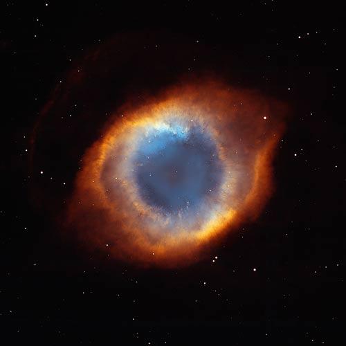 Evrenin derinlerine bakışımızı değiştiren, milyonlarca ışık yılı uzaklıktaki olağanüstü galaksileri, kara delikleri gösteren Hubble neredeyse en büyük tarihi fiyasko olarak tarihe geçecekti... Çünkü miyop olduğu son anda fark edilmişti. Ama bu muhteşem re
