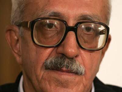 Daima masum olduğunu savunan, ancak kişisel olarak kendisini Saddam Hüseyin'den uzak tutmayan Aziz, bugüne kadar yaptıklarının hep siyasi olduğunu ve katliamlarda hiçbir sorumluluğu bulunmadığını dile getirdi.