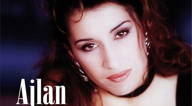 Ajlan Büyükburç: Pop müzik sanatçısı. 22 Temmuz 1999'da Fethiye yakınlarında sabah saatlerinde geçirdiği trafik kazası sonucu 29 yaşında hayatını kaybetti. Büyükburç, ehliyetini üç gün önce almıştı. Bodrum'dan Kaş'a gidiyordu. Eşen yakınlarına viraja hızlı girince asfalt yoldan çıkıp stabilize yola girdi, üç takla attı. Ancak yol kenarında duran traktöre çarparak durabildi.