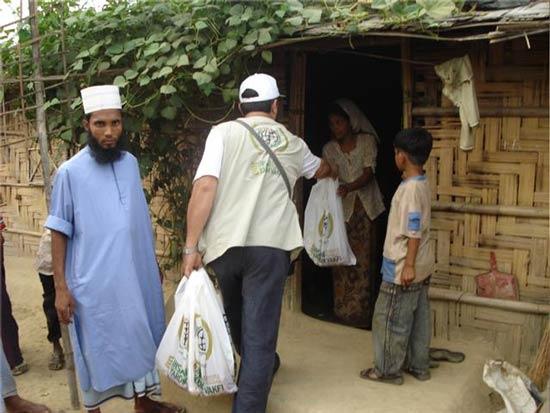 ARAKAN MÜLTECİ KAMPI