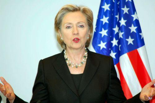 ABD Dışişleri Bakanı Hillary Clinton, eşinin Başbakan olduğu yıllardaki resmi ziyaretinden yıllar sonra bu kez bakan sıfatıyla resmi bir ziyaret için Ankara'yı ziyaret etti.