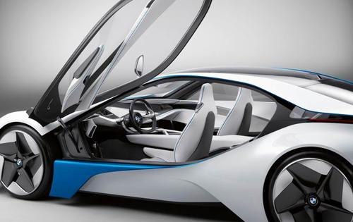 BMW'nin 17 Eylül'de Almanya'daki Uluslararası Otomobil Fuarı'nda görücüye çıkartacağı sır gibi sakladığı çevreci spor modeli ilk kez görüntülendi.