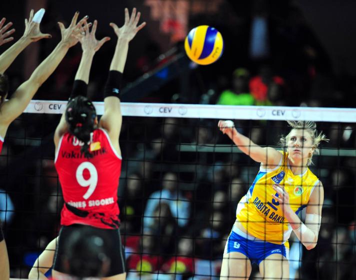 Vakıfbank Güneş Sigorta Türk Telekom Ezacıbaşı Vitra'yı 2. maçta 3-2 yendi dörtlü finale yükselmeyi başardı.