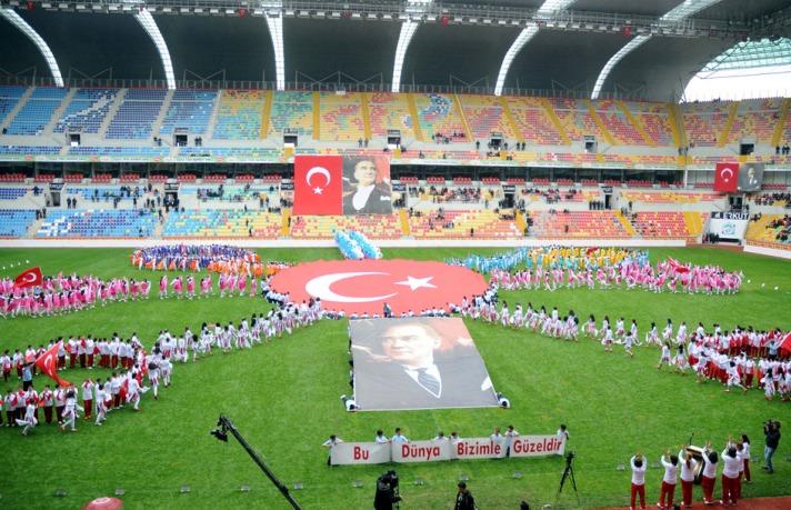 Kayseri'de 23 Nisan Ulusal Egemenlik ve Çocuk Bayramı çeşitli etkinliklerle kutlandı.