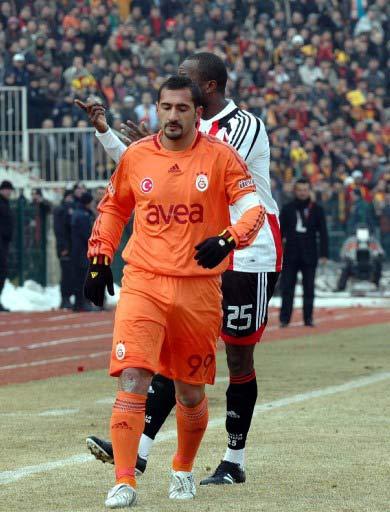 Sivasspor ile Galatasaray arasında oynanan Türkiye Kupası çeyrek final rövanş maçında tur atlayan takımı penaltı atışları belirledi.