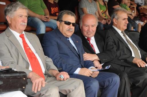 Türk Dünyası Araştırmaları Vakfı tarafından düzenlenen, ''15. Türk Dünyası Çocuk Şöleni'', Ali Sami Yen Stadı'nda gerçekleştirildi.