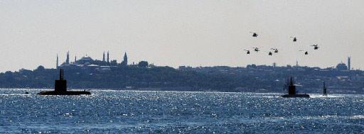 "Güçlü Ordu Güçlü Türkiye" sloganını benimseyen TSK bu yılki 30 Ağustos Zafer Bayramı'nı görkemli bir törenle kutladı. Donanma İstanbul Boğazı'nda resmi geçit töreni yaptı.