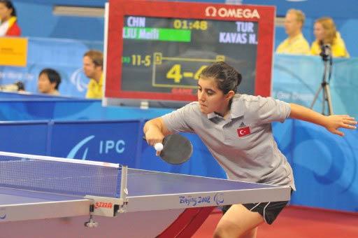 PARALIMPIK OYUNLARI'NDA MASA TENISINDE TURKIYE'YI TEMSIL EDEN ENGELLI BAYAN SPORCU NESLIHAN KAVAS POLONYALI RAKIBIYLE BRONZ MADALYA ICIN KARSILASACAK.