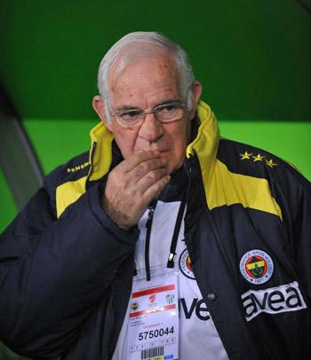Fenerbahçe Bursaspor'u 1-0 yenerek avantaj kazandı