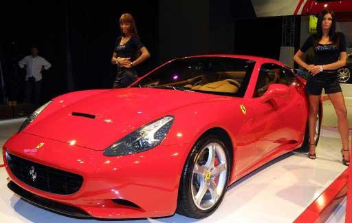 350 bin avroluk Ferrari California için 5 kişi kapora verdi