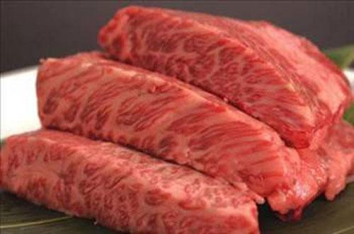 <p>Wagyu sığırı eti Dünyanın en pahalı sığır eti Wagyu ineklerinde bulunuyor. Bu Japon inekleri en iyi şekilde besleniyor.