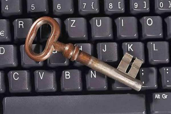 İyi ve nazik bir kullanıcı olmaya çalışın. Gerçek hayatta Merhaba dediğiniz arkadaşınıza internet ortamında "mrb" değil, yine merhaba deyin. Tamam derken "Ok." veya "Tmm" yerine yine tamam deyin.