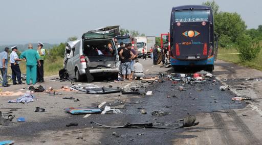 Bulgaristan'ın Lübimets ile Svilengrad kasabası arasında meydana gelen trafik kazasında 1'i çocuk, 7 Türk hayatını kaybetti