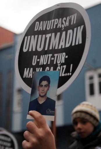 Zeytinburnu Davutpaşa'daki bir iş merkezinde, 31 Ocak 2008'de meydana gelen patlamada hayatını kaybeden 21 kişi anıldı.