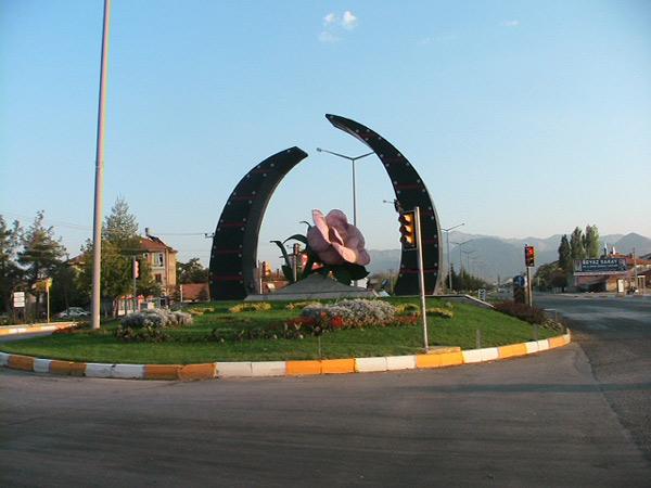 <p><strong><span style="color: #0000ff;">Isparta :</span></strong> 411 Bin 245</p>