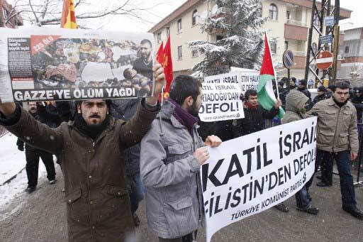 İsrail'in Gazze'ye yönelik acımasız saldırıları Türkiye'nin pek çok kentinde ve Orta Doğu'da protesto edildi. Protestolardan kareler...