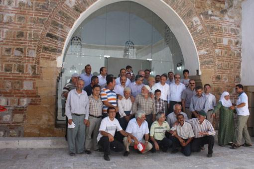 Açılışa katılanlar toplu fotoğraf çektirmeyi ihmal etmediler...