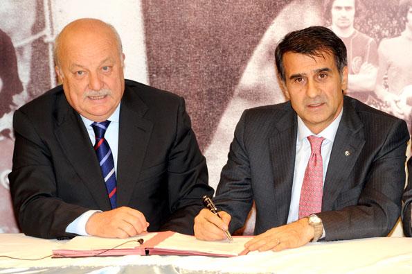 Trabzonspor ile sözleşme imzalayan Teknik Direktör Şenol Güneş, hedefindeki Trabzonspor'u anlattı. Camiaya ve taraftarlara birlik beraberlik mesajı veren Güneş, Fatih Tekke'nin takıma geri kazandırılmasına nasıl baktığını da açıkladı.