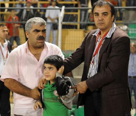 Bursasporun Diyarbakırsporu konuk ettiği maçta yaşananlar gündeme bomba gibi düştü. 2 takımın taraftarları arasında çıkan olaylarda koltuk ve taş yağmuru yaşanırken 2si çocuk, 10 kişi yaralandı.