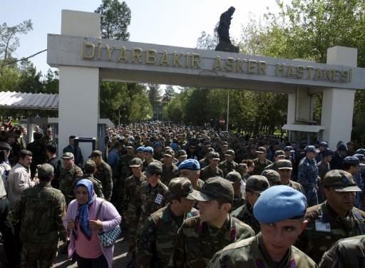 9 şehit diyarbakrdan memleketlerine böyle uğurlandı
