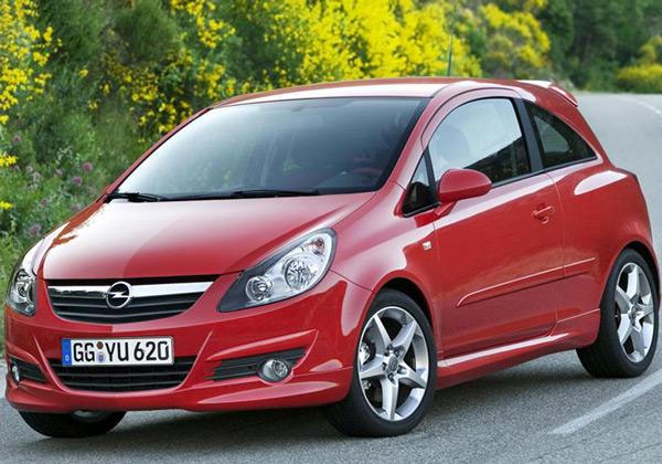 <p><strong><span style="color: #0000ff;">Opel</span></strong></p>
<p>Corsa, Astra, Meriva ve Insignia modellerinde 15 bin liraya varan indirimler sunuluyor. Kampanya kapsamında, Corsa Enjoy 1.4i Twinport 5 bin lira indirimle 32 bin 761 liraya satılırken, Insignia 1.6 Turbo ise 5 bin 100 lira indirimle 60 bin 470 liraya alınabiliyor.</p>