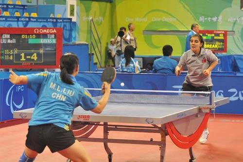 Pekin;de devam eden Paralimpik Oyunları;nda bayanlar masa tenisinde Türk sporcu Neslihan Kavas yarı final karşılaşmasında Çinli Liu Meili;ye 3-1 yenildi.