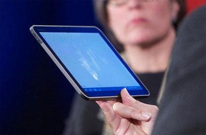 Motorola Android 3.0 tablet 
Google'ın mühendislik başkan yardımcısı Andy Rubin, Motorola'ya ait tableti Android 3.0 Honeycomb'u çalıştırırken gözler önüne sermişti ve tablet oldukça hoş görünüyordu.