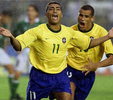 Romario <br><br><strong> Oynadığı Ligler: </strong> Brezilya/Hollanda/İspanya/Avustralya 
<br><strong>Oynadığı Sezonlar : </strong> 1985-2007 
<br><strong>Attığı Gol Sayısı: </strong> 489 gol
