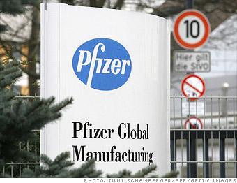 PFIZER
Viagra, Lipitor ve Advil gibi ünlü ilaçların üreticisi Pfizer şirketi, 2009’da rakip şirketi Wyeth’i bünyesine geçirmek kararı almasının ardından binlerce kişiyi işten çıkarmıştı. Ancak şirket şimdilerde çalışanlarını işten çıkarmaya devam etmeyi planladığını açıkladı. Pfizer, küresel iş gücünün yüzde 5’ine yakını, yani 5 bin 530 kişiyi işten çıkarabileceğini belirtti.