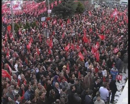 DP'nin İstanbul mitingi: Gaziosmanpaşa'da halka seslenen Demokrat Parti Genel Başkanı Süleyman Soylu, AK Parti ve CHP'nin İstanbul mitinglerine eleştirilerde bulundu
