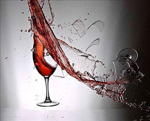 <p>Kahve sarhoş bir insanın ayılmasına yardımcı olmaz. Hatta çoğu zaman alkolün etkisinin artmasına yol açar.