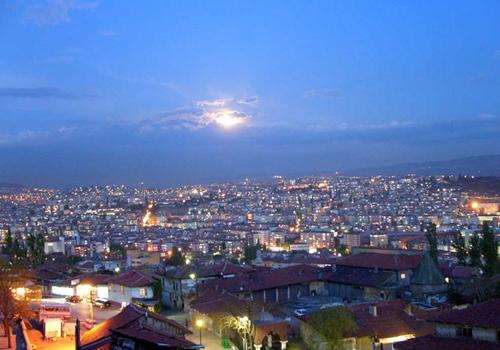 ANKARA ---

AK Parti'in Ankara teşkilatında yapılan temayül yoklaması sonuçları şöyle;

1. bölge: Alaaddin Varol (Eski Çankaya AK Parti İlçe Başkanı) 1201, İşadamı Faik Güngör 1098, Rıza Gezer (Eski AK Parti İl Başkan Yardımcısı) 1098, Ercan Kınacı (Eski Mamak İlçe Başkanı) 1092, Ümit Altuntaş 1044, Yalçın Akdoğan 865, Ali Çiftçi 847, Salim Uslu 611.

2. bölge: Emrullah İşler 1445, Hüseyin Aydın (Eski AK Parti İl Başkan Yardımcısı) 1374, Ahmet Öztürk 1370, Cihan Ankara 1209.