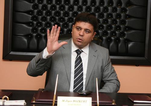 <p><strong><span style="text-decoration: underline;"><span style="color: #0000ff;">TESİAD BAŞKANI BOZKURT -<br /></span></span></strong><br />T&uuml;m Etkin Sanayici İş Adamları ve İş Kadınları Federasyonu (TESİAD) Başkanı İlyas Bozkurt, T&uuml;rk milletinin bir yandan iktidar partisinin oylarını artırırken diğer yandan da Meclis'te Anayasa'yı değiştirecek &ccedil;oğunluğu iktidar partisine vermeyerek, uzlaşmayı zorunlu kıldığını bildirdi.<br /><br />Bozkurt, genel se&ccedil;imlere y&ouml;nelik yaptığı yazılı a&ccedil;ıklamada, 12 Haziran se&ccedil;imlerinin temiz bir se&ccedil;im olduğunu ve halkın iradesinin sandığa net bir şekilde yansıdığını belirtti.<br /><br /><strong>Herkesin halkın iradesine saygı g&ouml;stermesi gerektiğini vurgulayan Bozkurt, şunları kaydetti:<br /><br /></strong>''T&uuml;rk milleti mevcut iktidara daha b&uuml;y&uuml;k sorumluluklar y&uuml;klemiştir. İktidar bu sorumlulukların bilinciyle daha &ccedil;ok &ccedil;alışmalıdır. &Ouml;n&uuml;m&uuml;zdeki 4 yıllık iktidar d&ouml;neminin 2 &ouml;nemli başlığı var; biri Anayasa değişikliği diğeri ekonomi. T&uuml;rk milleti bir yandan iktidar partisinin oylarını artırırken diğer yandan da Meclis'te Anayasa'yı değiştirecek &ccedil;oğunluğu iktidar partisine vermeyerek, uzlaşmayı zorunlu kılmıştır. İktidar partisi diğer siyasi partilerle ve sivil toplum &ouml;rg&uuml;tleriyle uzlaşarak Anayasa değişikliği yapmalıdır.''<br /><br />T&uuml;rkiye'nin işsizlik, cari a&ccedil;ık ve milli gelirin dengesiz dağılımı gibi konularda ciddi problemler yaşadığını ifade eden Bozkurt, iktidar partisinin bir an evvel se&ccedil;im havasından &ccedil;ıkıp ekonomiye odaklanmasını istedi.<br /><br />Anadolu Aslanları İşadamları Derneği (ASKON) Bursa Şube Başkanı Ali Tombaş ise AK Parti h&uuml;k&uuml;metinin, &uuml;&ccedil;&uuml;nc&uuml; kez genel se&ccedil;imlerden tek başına iktidar olarak &ccedil;ıkmayı başardığını, sandıktan &ccedil;ıkan neticeye herkesin saygı g&ouml;stermesi gerektiğini belirtti.<br /><br />Se&ccedil;im s&uuml;recinin T&uuml;rkiye adına başarılı bir şekilde ge&ccedil;tiğini anlatan Tombaş, sonu&ccedil; olarak &ccedil;ıkan resimde halkın Anayasa değişikliği ve ekonomik istikrar isteğinin de ortaya &ccedil;ıktığını bildirdi.<br /><br />Bursa M&uuml;hendis ve Mimar İşadamları Derneği (BUMİAD) Başkanı İlker &Ouml;zaslan da genel se&ccedil;imin kamuoyu araştırmalarına paralel bir şekilde sonu&ccedil;landığını ifade etti.<br /><br /><strong>Halkın AK Parti'yi başarılı g&ouml;rd&uuml;ğ&uuml;n&uuml; vurgulayan &Ouml;zaslan, ş&ouml;yle devam etti:<br /><br /></strong>''O nedenle &uuml;&ccedil;&uuml;nc&uuml; defa genel se&ccedil;imlerde oyunu artıran ve y&uuml;zde 50'ye &ccedil;ıkaran AKP'yi tebrik ediyorum. Muhalefet partilerinin &uuml;&ccedil;&uuml;nc&uuml; kez başarısız olmalarını ise halkın nabzını okumaktan bir haber olmalarına bağlıyorum. Se&ccedil;im sonu&ccedil;larının &uuml;lkemiz ve milletimize hayırlı olmasını ve huzur getirmesini diliyorum.''<br /><br /><strong>Demirtaş Organize Sanayi B&ouml;lgesi Sanayici ve İşadamları Derneği (DOSABSİAD) Başkanı Selim Yedikardeş ise &uuml;lkenin demokrasi adına başarılı bir se&ccedil;im s&uuml;recini geride bıraktığını belirtti.<br /></strong><br />Halkın oyunu artırarak &ccedil;ıkan AK Parti'ye ve Meclis'e giren diğer partilere &ouml;nemli g&ouml;revler y&uuml;klediğini vurgulayan Yedikardeş, şunları kaydetti:<br /><br />''Bundan sonrasında da yapılacak &ccedil;ok iş var. Bursa iş d&uuml;nyası, 2023 hedefinde olan AK Parti'nin iş d&uuml;nyasına y&ouml;nelik iyileştirmeler, d&uuml;nya ile rekabet edebileceği d&uuml;zeyde elektrik, doğal gaz, iş g&uuml;c&uuml; maliyetlerinde kolaylıklar ve vergi indirimi y&ouml;n&uuml;nde sinyaller bekliyor. 2023 hedefine bu sanayici ile ulaşılacağına g&ouml;re sanayicinin &ouml;n&uuml; a&ccedil;ılsın ki yatırım olsun, yatırım olsun ki ihracat artsın. Zaten bu potansiyel &uuml;lkemizde var.''</p>