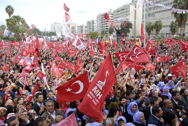 Bahçeli'nin Adana mitingi: Bahçeli, Adana'da, Uğur Mumcu Meydanı'nda partisince düzenlenen mitingde vatandaşlara hitap etti.