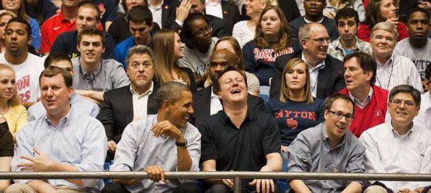 Obama ve Cameron'ın birlikte maç izlemesi, Obama açısından, İngiltere Başbakanı ile arasındaki kişisel bağı güçlendirme fırsatı sunmasının yanında, iç siyaset açısından da bir anlam ifade ediyordu.