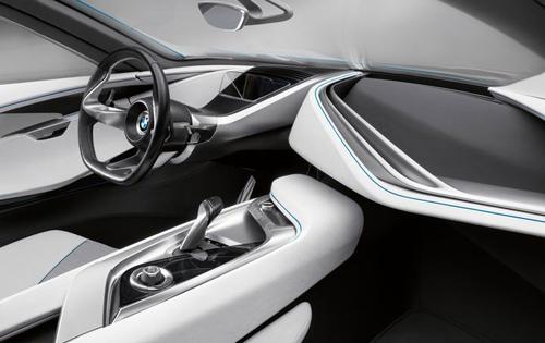 BMW'nin 17 Eylül'de Almanya'daki Uluslararası Otomobil Fuarı'nda görücüye çıkartacağı sır gibi sakladığı çevreci spor modeli ilk kez görüntülendi.