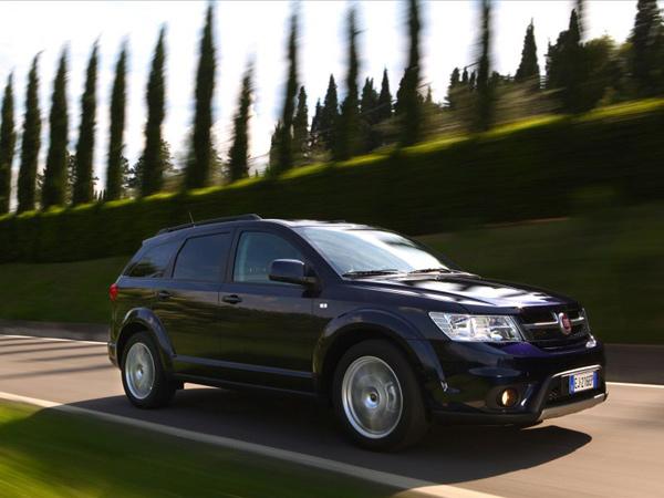 <p><strong>FIAT</strong> Yeni Punto’nun ilk çeyrekte satışa sunulması hedefleniyor. Fiat’ın küçük otomobili yeni Panda’nın ise 2012 yılının ikinci çeyreğinde yollarına çıkması bekleniyor.</p>
