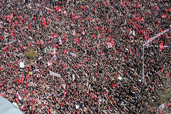Bahçeli'nin Adana mitingi: Bahçeli, Adana'da, Uğur Mumcu Meydanı'nda partisince düzenlenen mitingde vatandaşlara hitap etti.