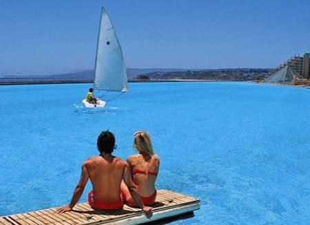 Sıcaklığı 26° C, 250.000 m3 temizlenmiş ve filtrelenmiş deniz suyu. Maliyeti 1.34 milyar euro...