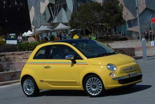 FIAT - 500 1.3 Multijet Pop-Şehir dışı yakıt tüketimi 100 km'de 3.6, şehir içi yakıt tüketimi 5.3 litre.